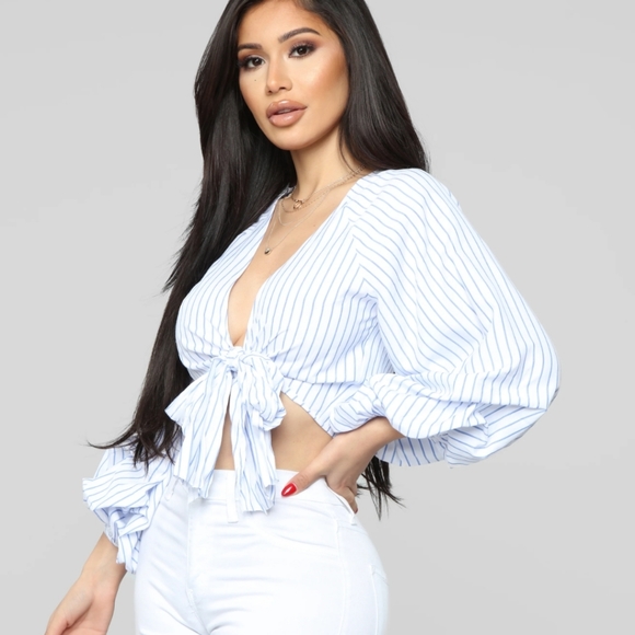 NWT Blue & White Striped Deep Vneck Tie Front Puff Sleeve Vannie Top - Picture 1 of 13